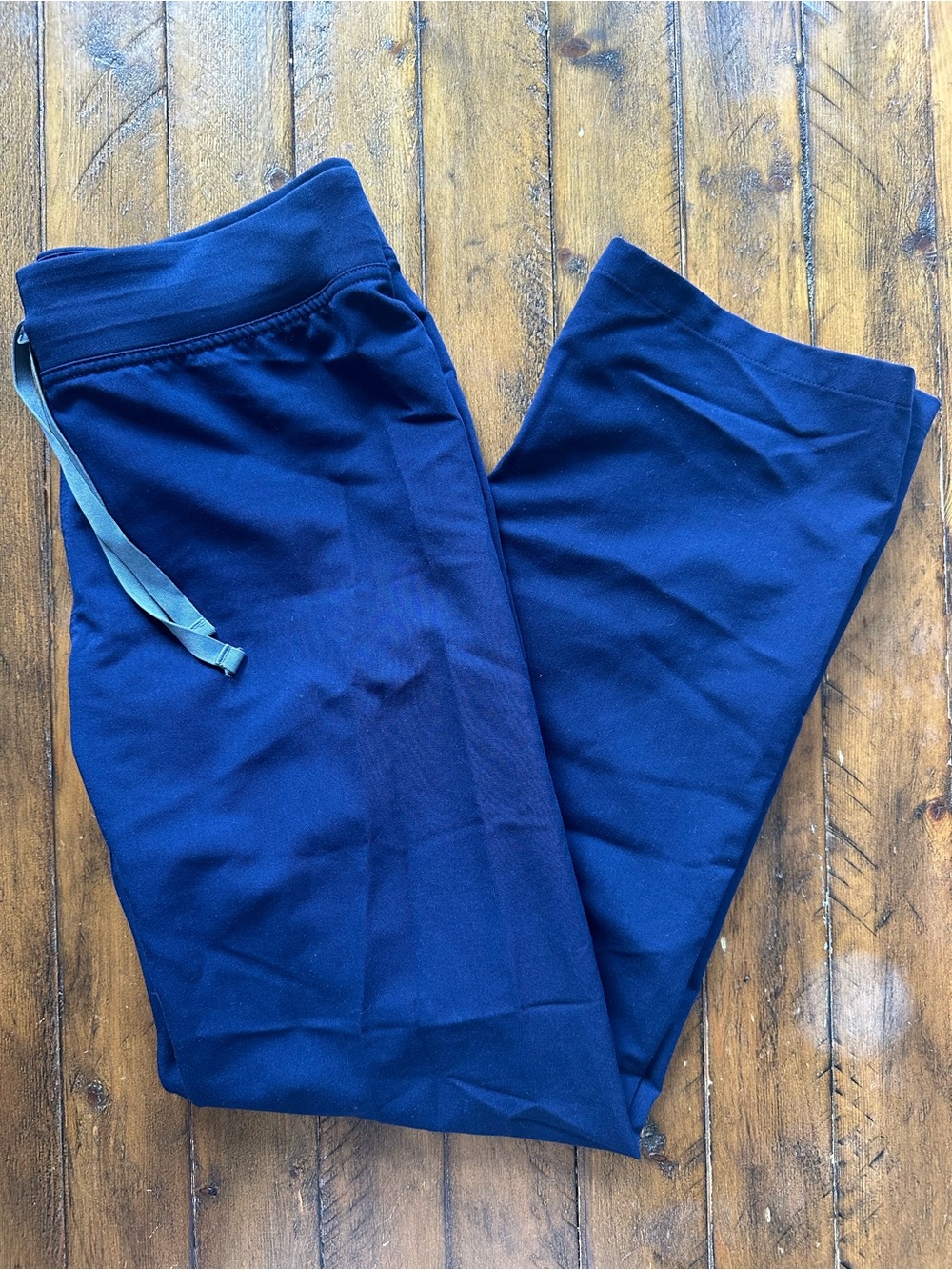 Figs navy high waisted Livingston scrub pants size S